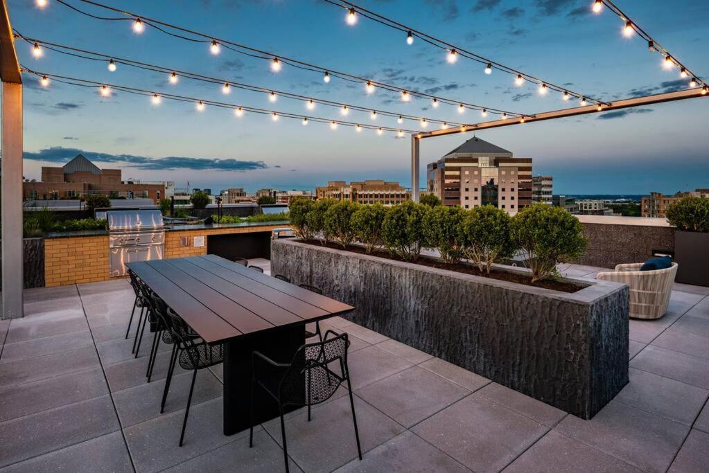 Gorgeous 1 Bedroom At Clarendon With Gym And Rooftop Arlington Dış mekan fotoğraf