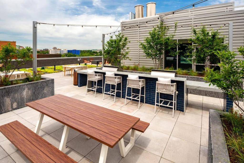 Gorgeous 1 Bedroom At Clarendon With Gym And Rooftop Arlington Dış mekan fotoğraf
