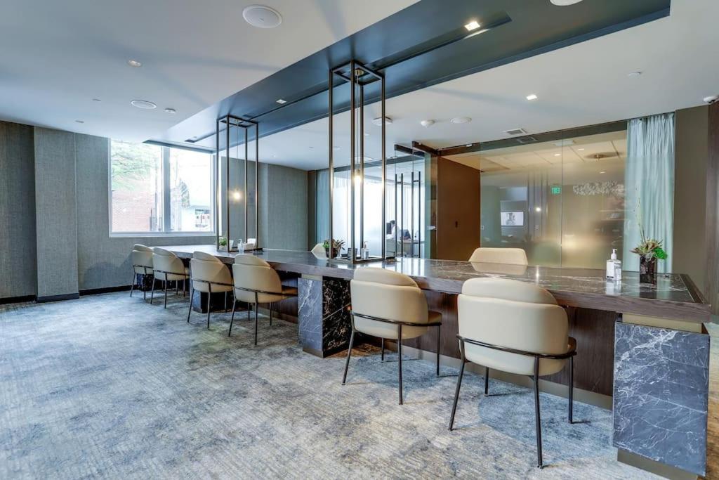 Gorgeous 1 Bedroom At Clarendon With Gym And Rooftop Arlington Dış mekan fotoğraf
